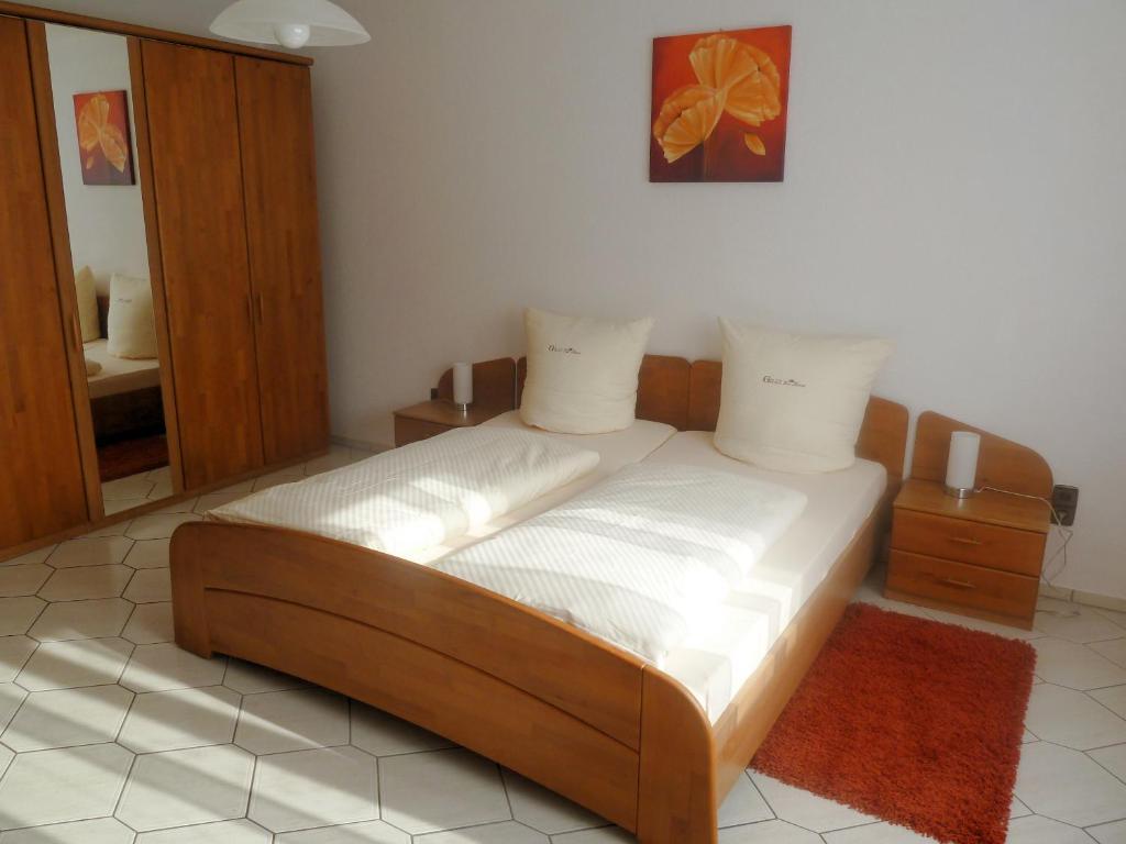 Hotel Gasthof Zur Krone Oberzent Room photo